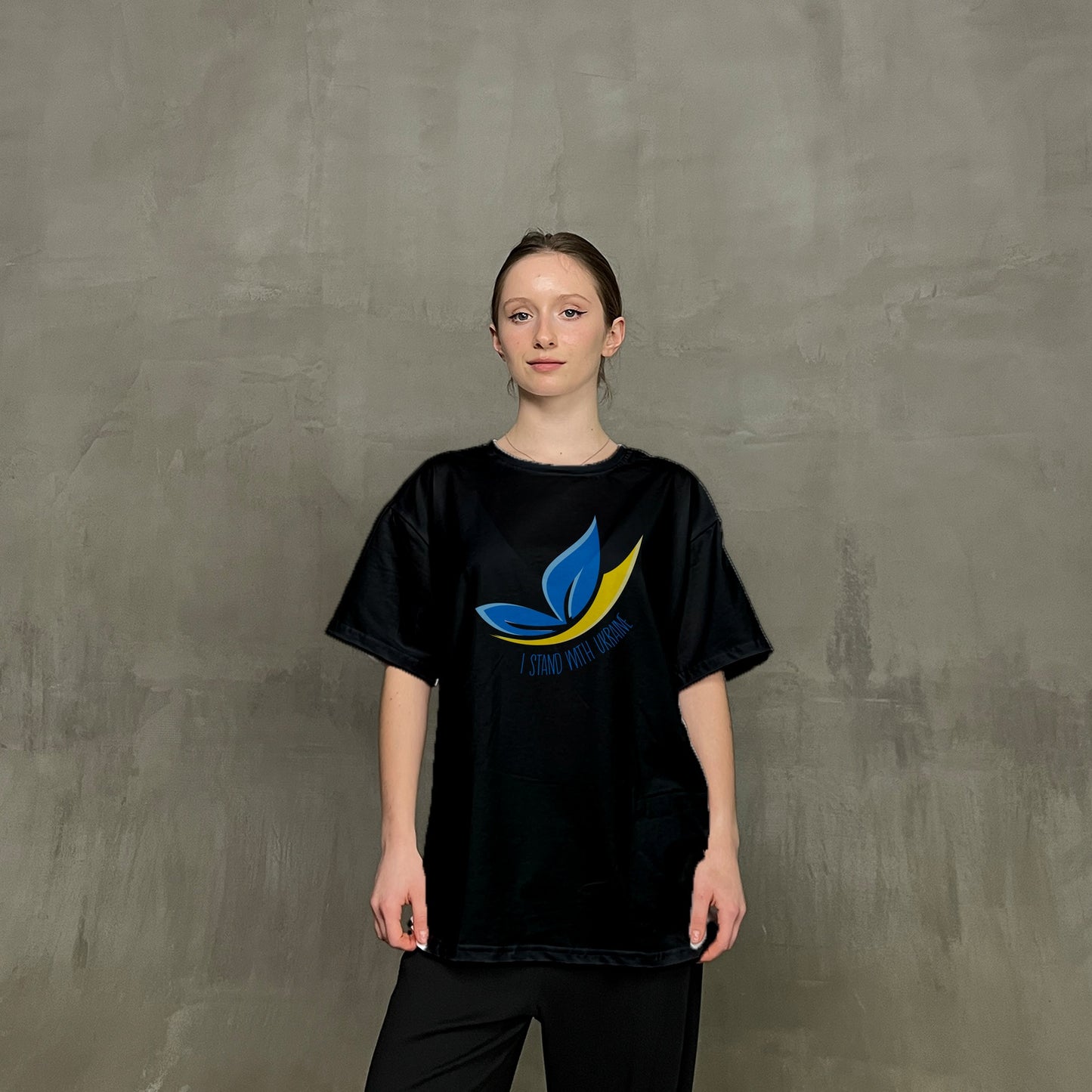 Жіноча футболка "I stand with Ukraine"