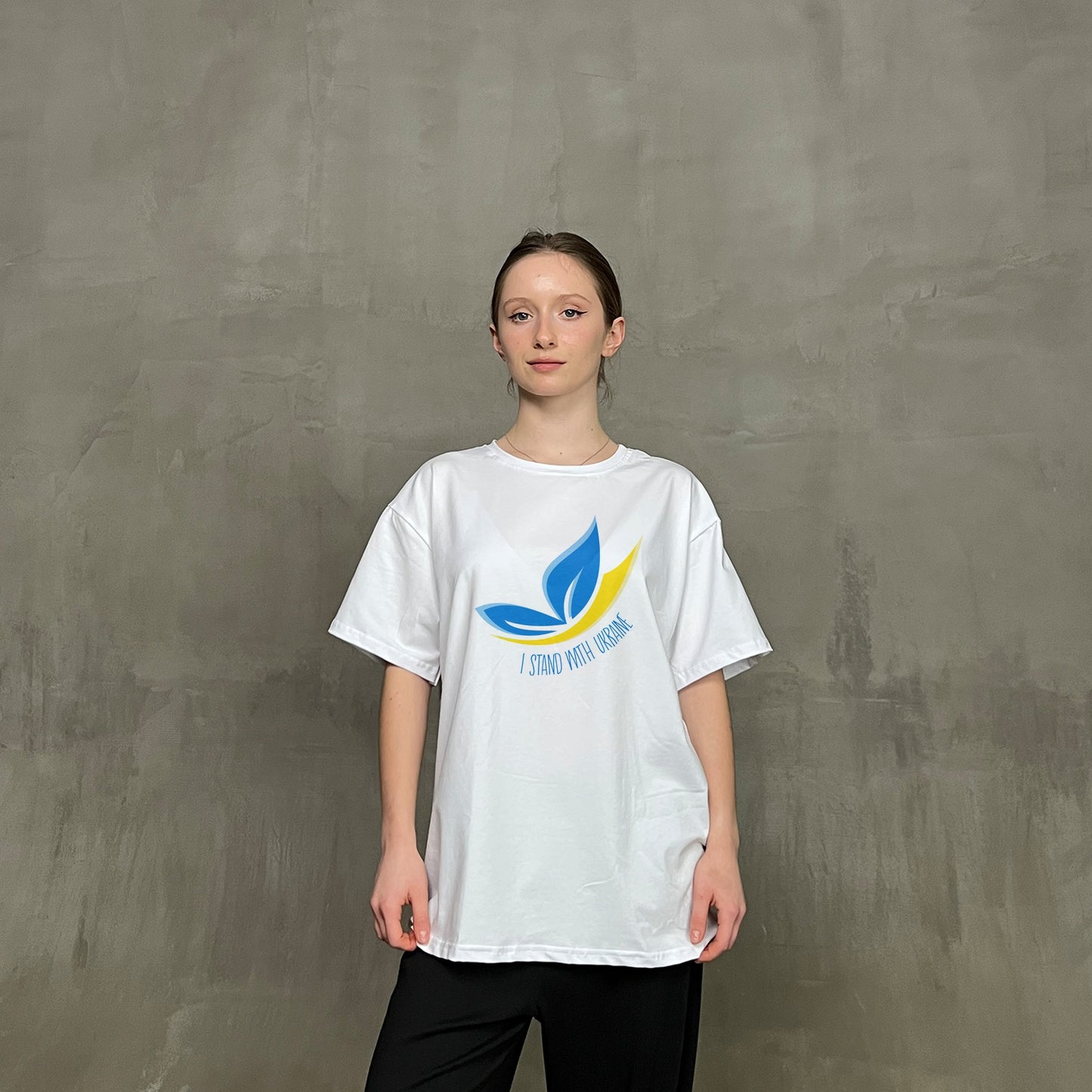 Жіноча футболка "I stand with Ukraine"