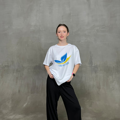 Жіноча футболка "I stand with Ukraine"